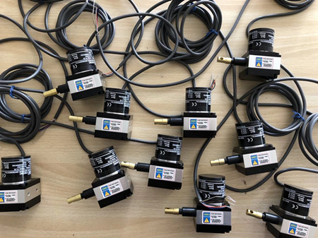 液壓破碎關(guān)斷門(mén)位移傳感器