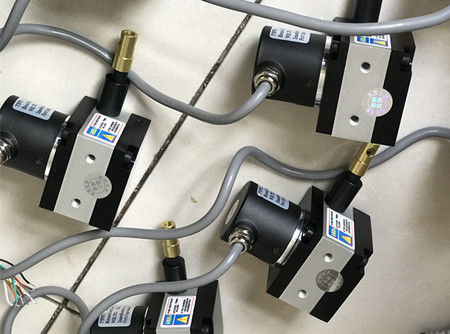 �x��ֱ��λ�Ƃ�����ע�������